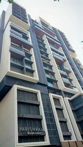 4 BHK Flat on Rent in Bandra West - Rustomjee Parishram