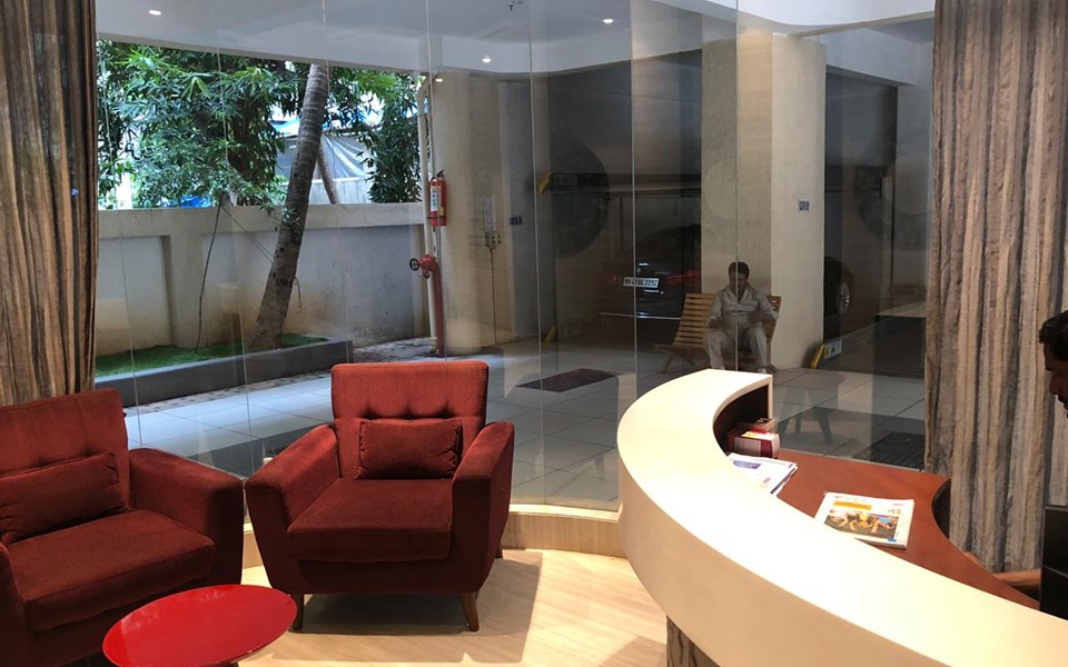 Lobby1 - Eudora, Khar West
