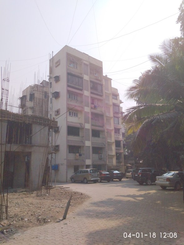 2 BHK Flats for Sale in Shewa, Khar West
