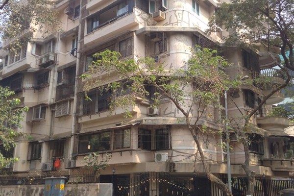 Flat on rent in Dwarka, Khar West