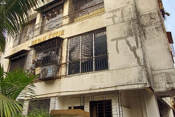 Flat for sale in Shyam Kutir, Khar West