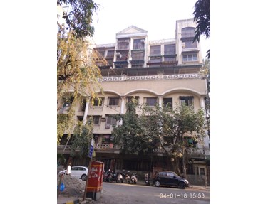 Murli Govind, Khar West