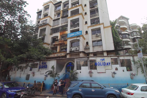 Flat for sale in Om Palace, Bandra West