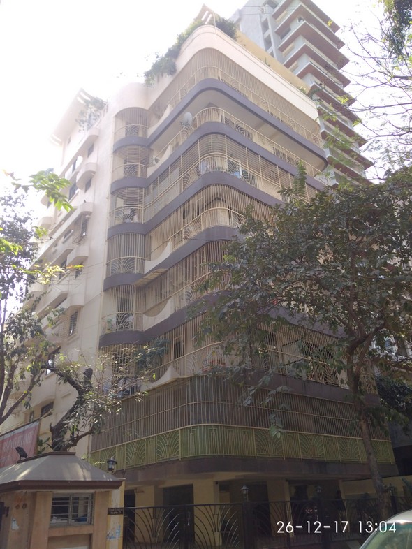Flat for sale in Elron Garden, Bandra West