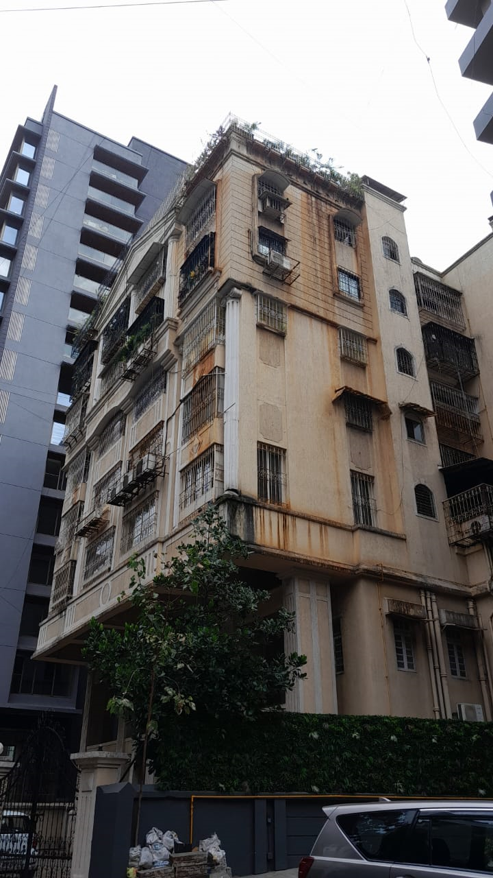 4 BHK Flat on Rent in Bandra West - Joanna Villa