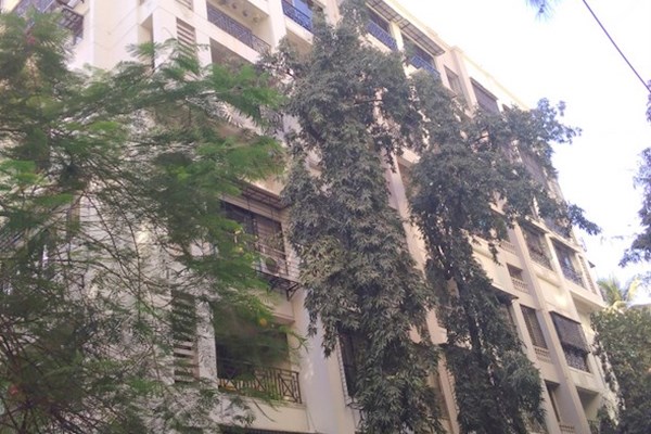 Flat on rent in Palm Grove, Santacruz West