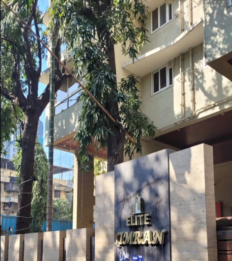 1 - Elite Simran, Santacruz West