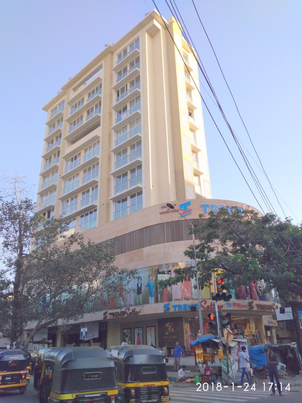 Flat for sale in Rajhans Otium, Santacruz West