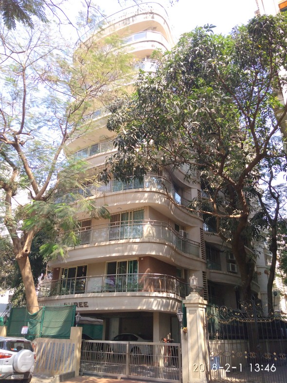 2 BHK Flats for Sale in Shree Apartment, Khar West