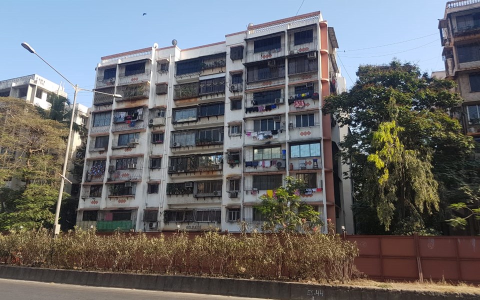 Building - Gold Mist, Juhu