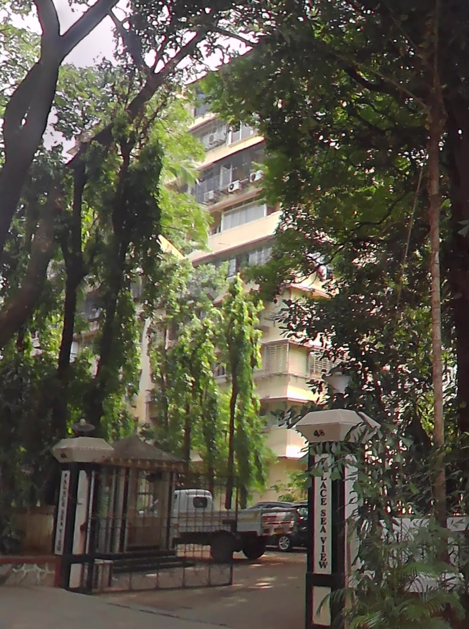 2½ BHK Flat on Rent in Bandra West - Palace Sea View