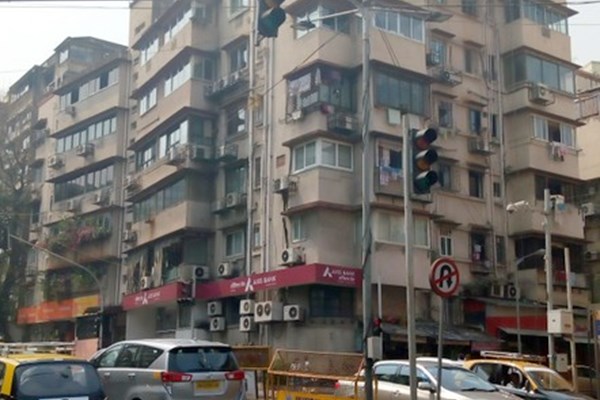 Flat on rent in Padam, Peddar Road