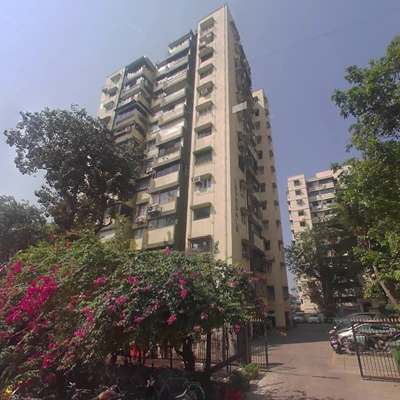 Flat for sale in Lovedale, Colaba