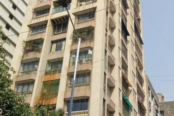 Flat on rent in Arihant Tower, Parel