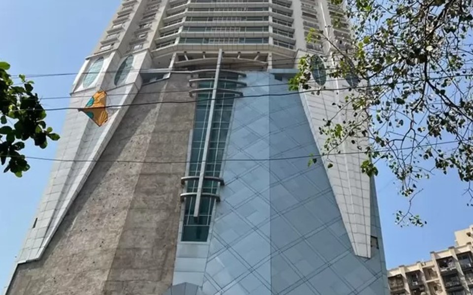 Orbit Heights, Tardeo