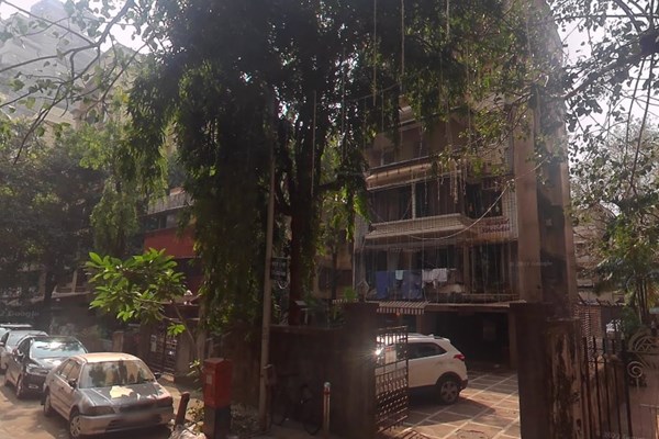 Flat on rent in Mangal Bhandar, Khar West