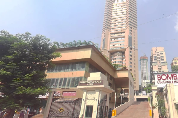 Flat for sale in Shreepati Arcade, Kemps Corner