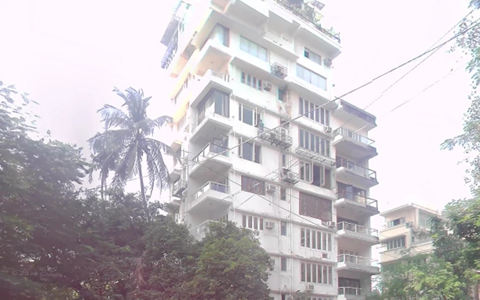 61 - Manavi Apartment, Walkeshwar