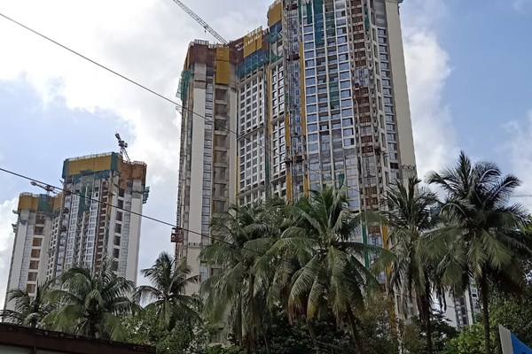 Flat for sale in Oberoi Enigma, Mulund West