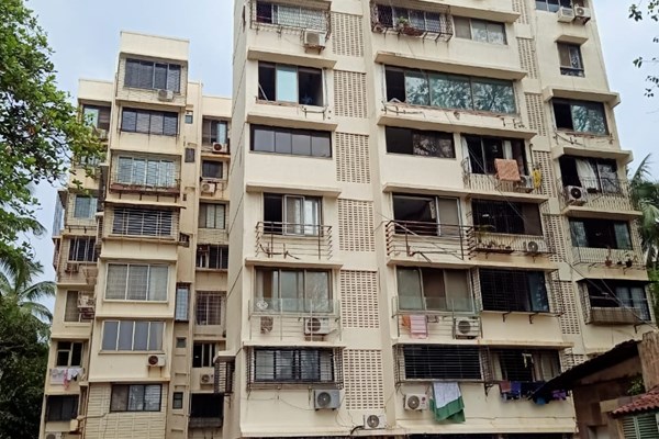 Flat for sale in Kings Apartment, Juhu