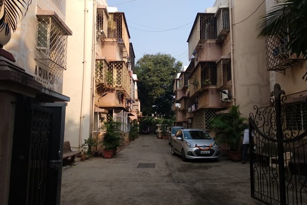 Flat on rent in Arvasu, Santacruz West