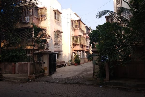 Flat on rent in Arvasu, Santacruz West