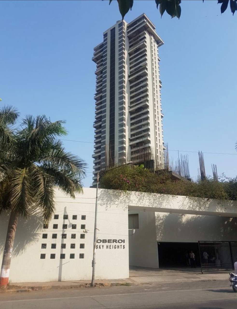 5 BHK Flat for Sale in Andheri West - Oberoi Sky Heights