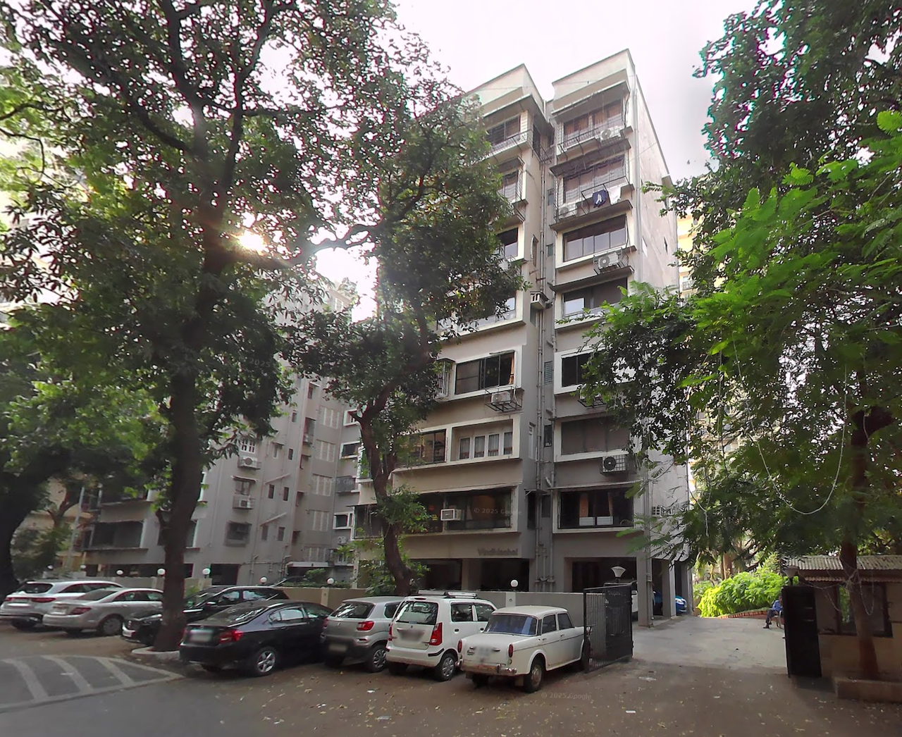 3 BHK Flat for Sale in Bandra West - Vindhyachal