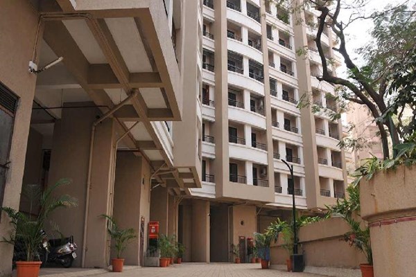 Flat on rent in Satellite Royale, Goregaon East