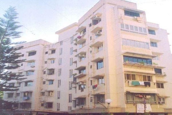 Flat on rent in Kalumal Estate, Juhu