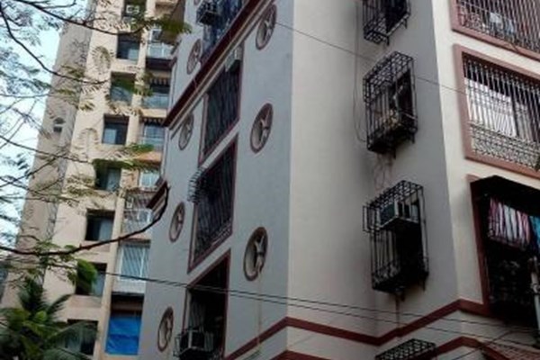 Flat on rent in Kishni Kunj, Khar West