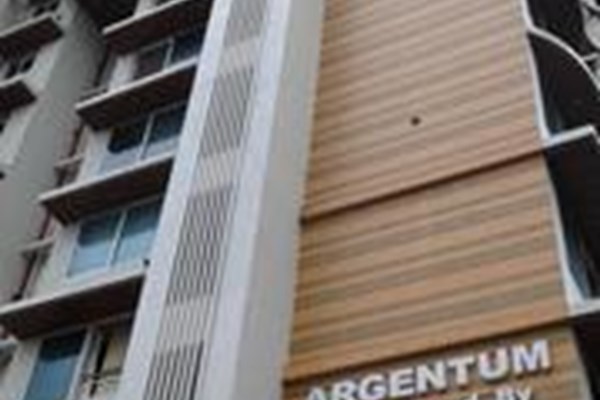 Flat on rent in Kabra Argentum, Goregaon West