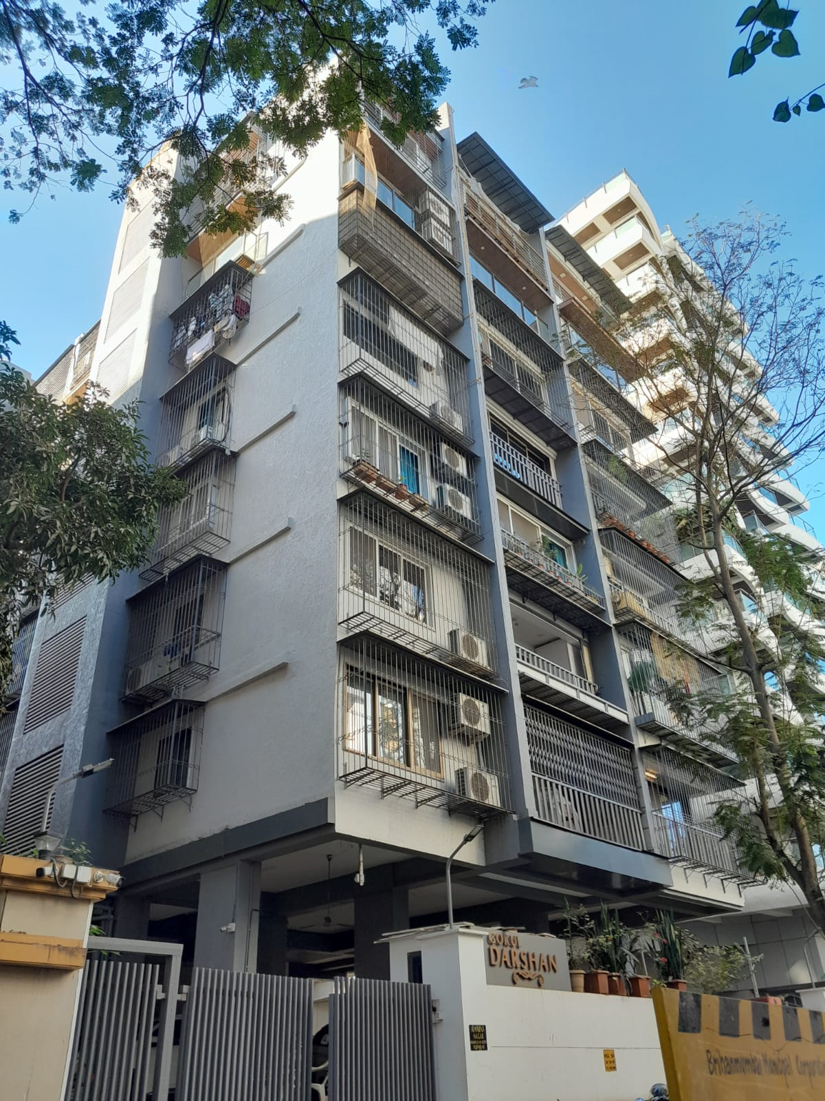 4 BHK Flat for Sale in Juhu - Gokul Darshan Apartment