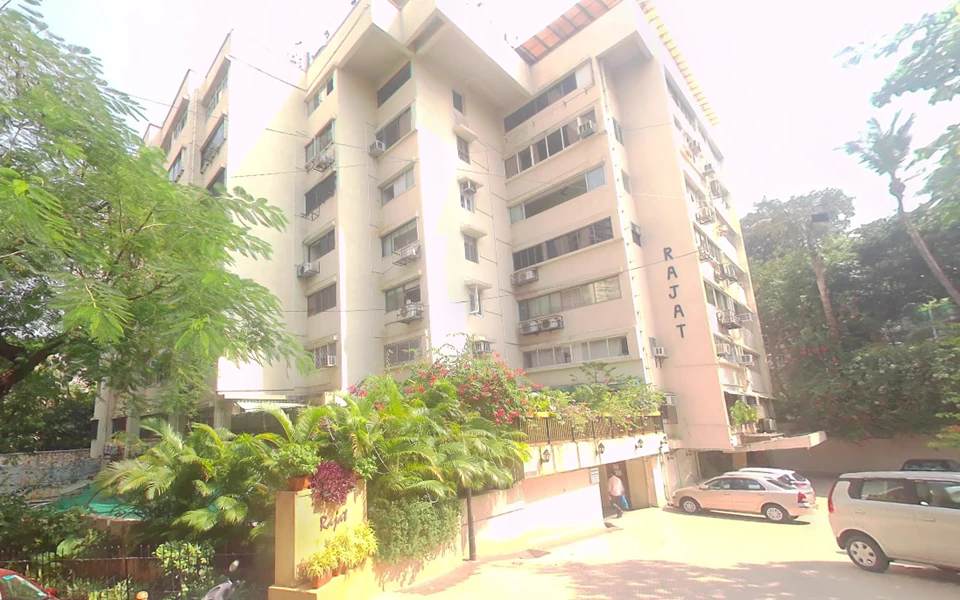 3 - Rajat Apartments, Walkeshwar