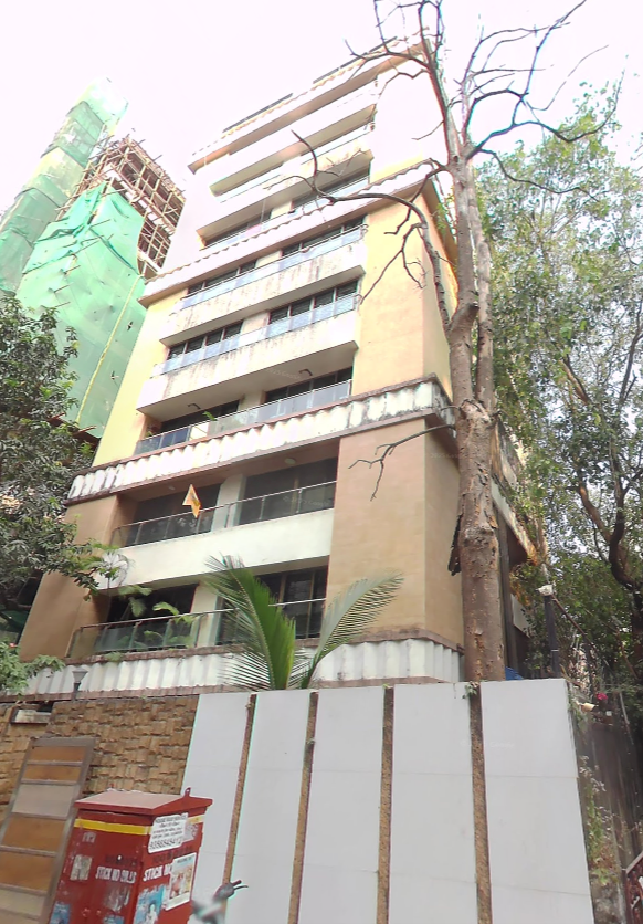 4 BHK Flat on Rent in Khar West - Arihant Apartment