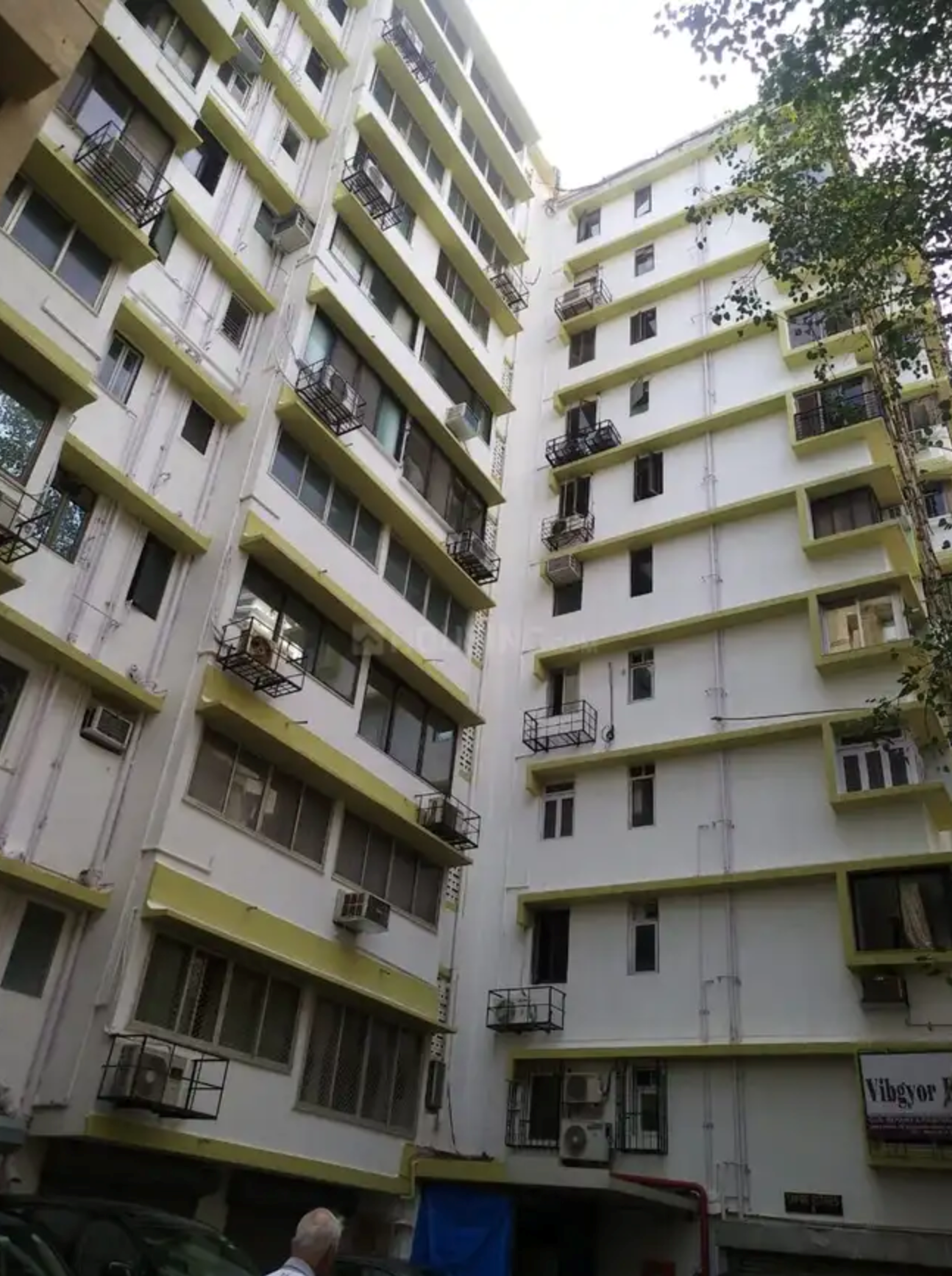 2 BHK Flat for Sale in Kemps Corner - Empire Estate