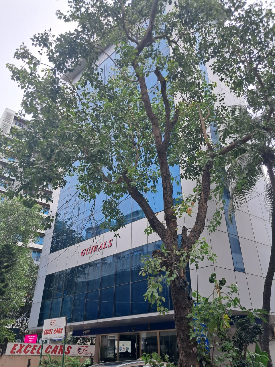 Office on rent in Gujral House, Santacruz East