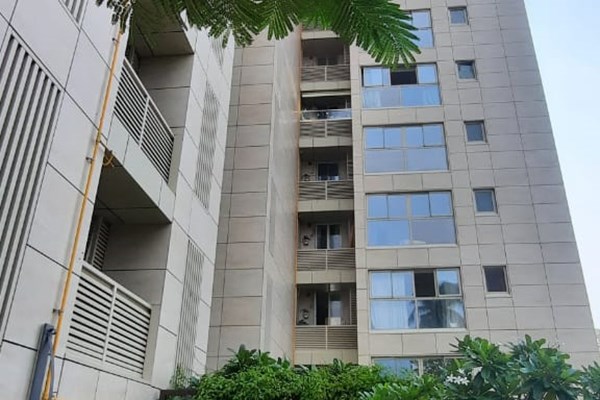 Flat on rent in Navroze, Bandra West