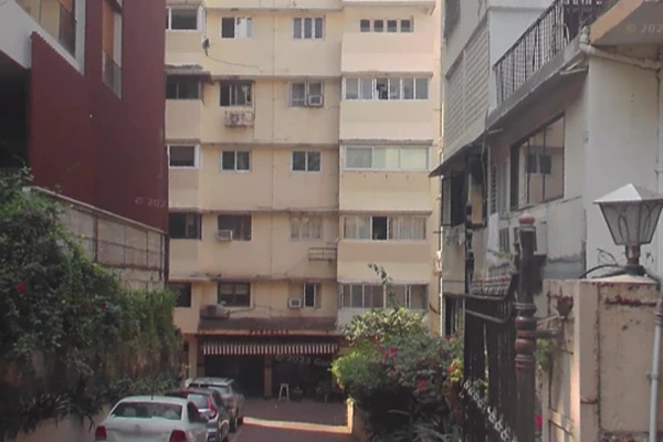Flat for sale in Pentacle, Peddar Road