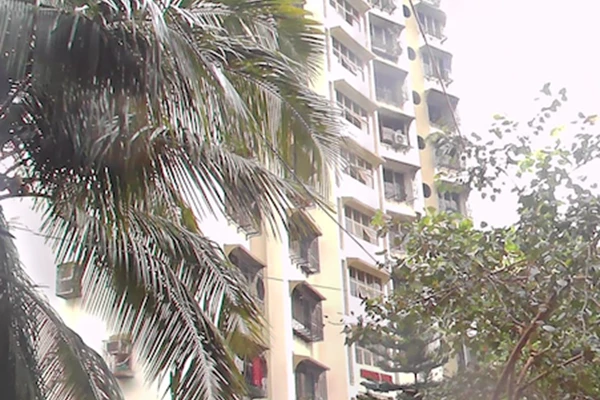 Flat on rent in Shraddha Tower, Kandivali East