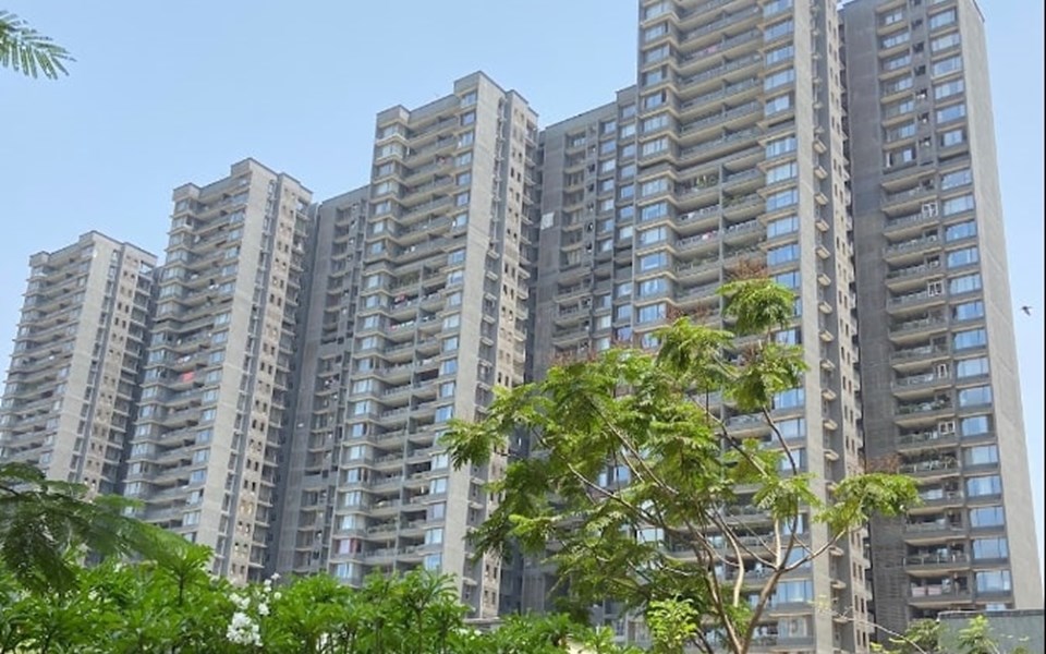 Building - Wadhwa The Address, Ghatkopar West