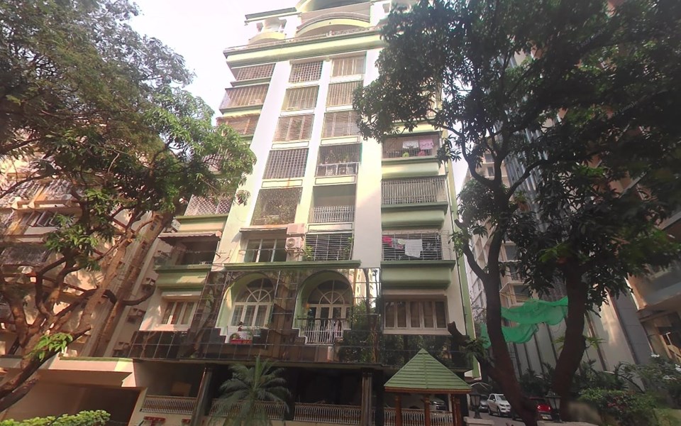 Villa Velloze, Santacruz West