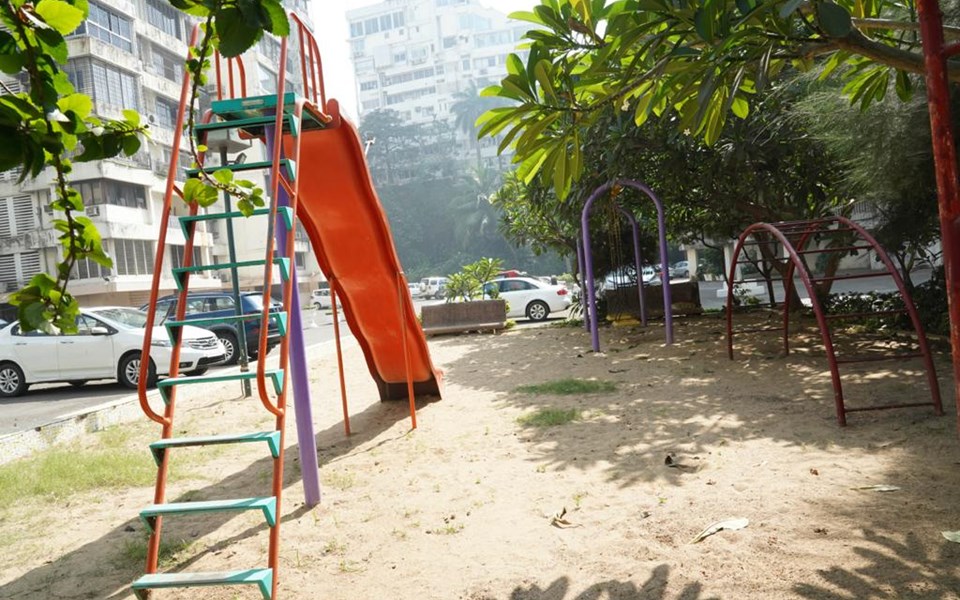 Building - Deccan, Khar West