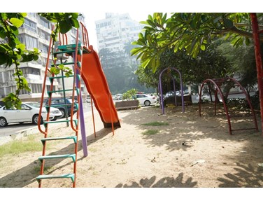 Building - Deccan Apartment, Khar West