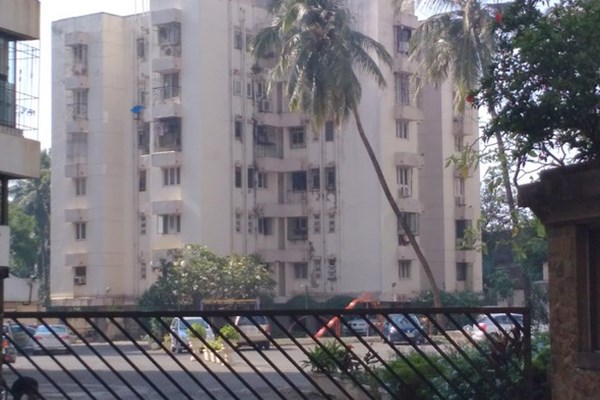 Flat on rent in Deccan Apartment, Khar West