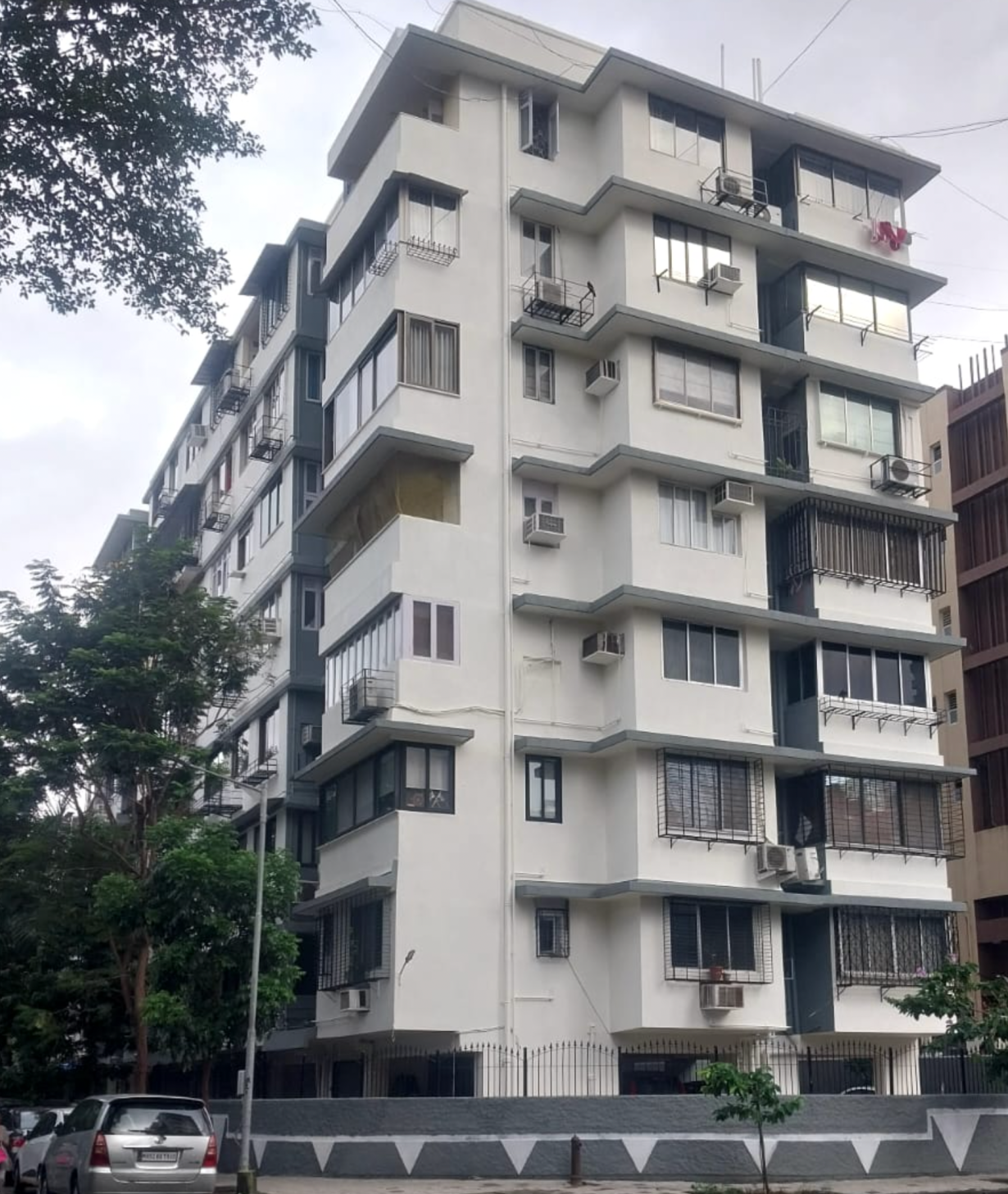 2 BHK Flat on Rent in Colaba - Ocean View