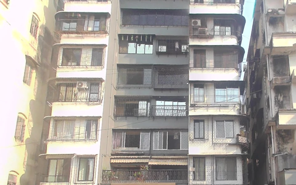 4 - Yash Apartment, Tardeo