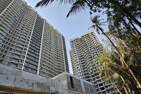 Flat on rent in Kalpataru Magnus, Bandra East