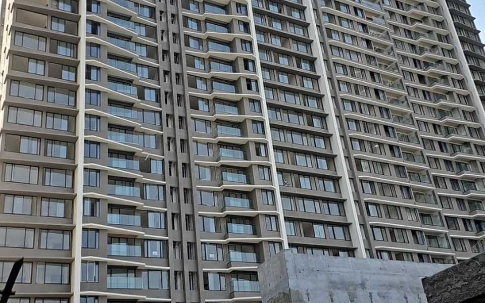 5 - Kalpataru Magnus, Bandra East