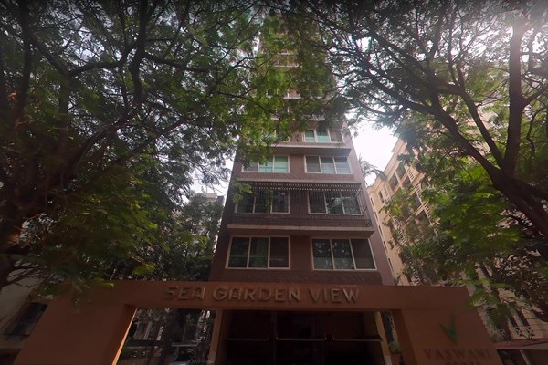 Flat for sale in Vaswani Sea Garden View, Santacruz West